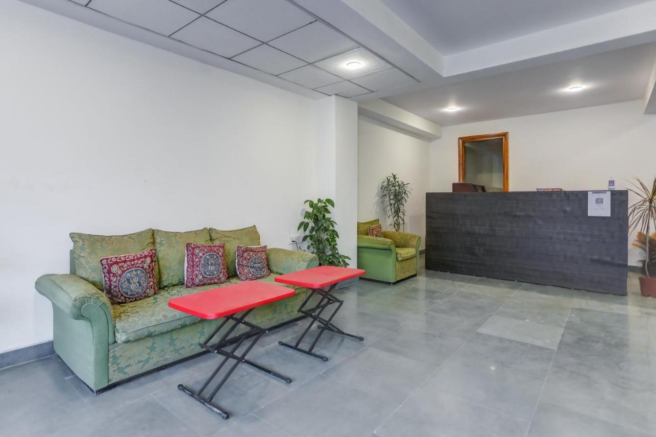 Collection O The Doors Near Appu Ghar Hotel Gurgaon Bagian luar foto