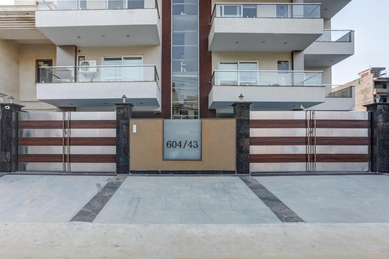 Collection O The Doors Near Appu Ghar Hotel Gurgaon Bagian luar foto