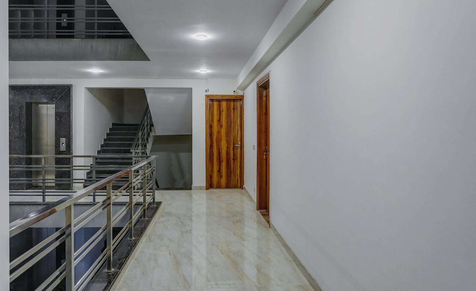 Collection O The Doors Near Appu Ghar Hotel Gurgaon Bagian luar foto
