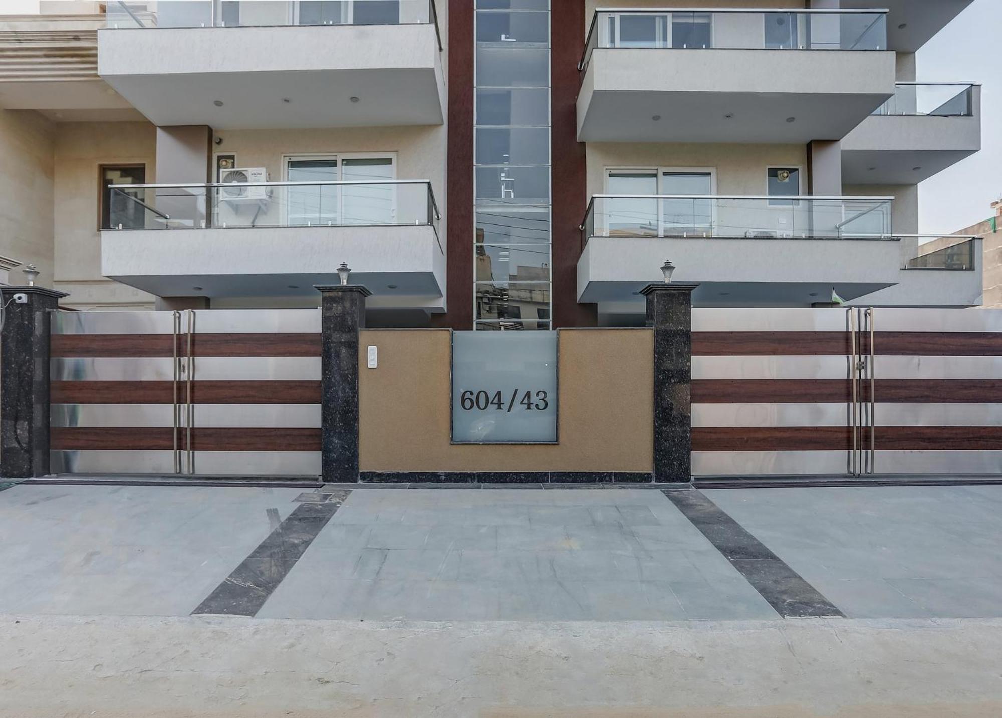 Collection O The Doors Near Appu Ghar Hotel Gurgaon Bagian luar foto